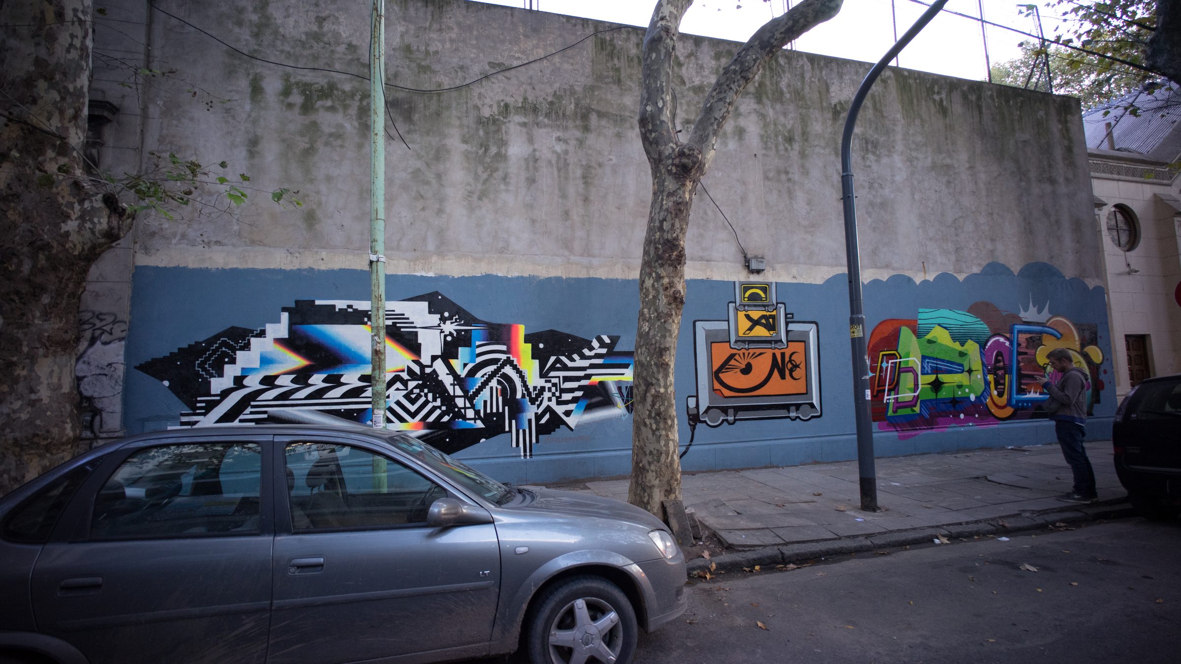 Buenos Aires, 2015 — El muro completo, con las piezas de Nase Pop y Satone