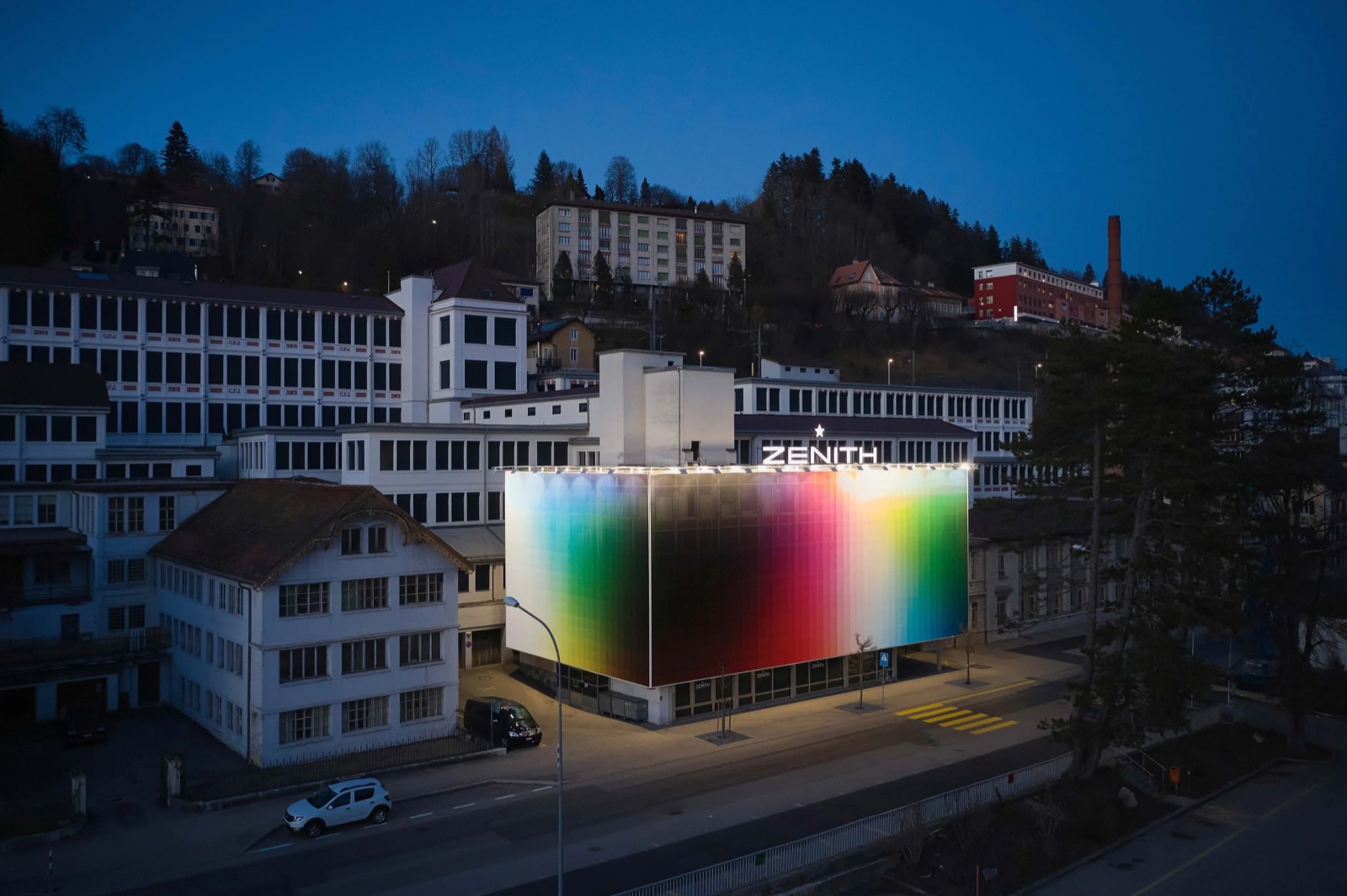 Zenith Manufacture facade, 2020 — lona impresa sobre la fachada de la manufactura · no es mural pintado